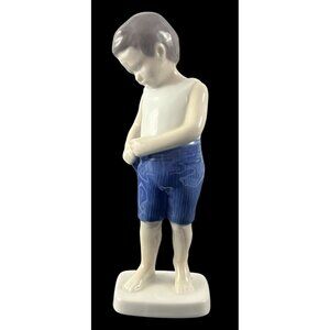 Bing and Grondahl Copenhagen Boy Fixing Shorts Figurine #1759 Denmark 6"